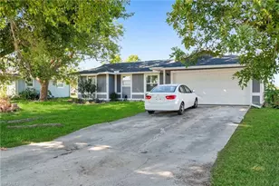1210 NE 5th Pl, Cape Coral, FL 33909 - Photo 2