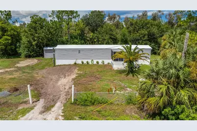 8352 Barbie Ln, North Fort Myers, FL 33917 - Photo 2