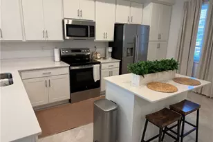 18421 Copperhead Ct N, Lehigh Acres, FL 33936 - Photo 4