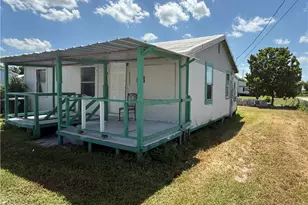 1091 Gamble St, Moore Haven, FL 33471 - Photo 12