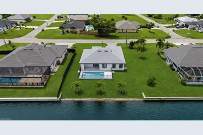 29 NE 5th Ter, Cape Coral, FL 33909 - Photo 2