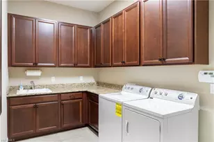 9235 Rialto Ln, Naples, FL 34119 - Photo 22