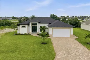 307 NE 15th St, Cape Coral, FL 33909 - Photo 1