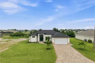 307 NE 15th St, Cape Coral, FL 33909 - Photo 38