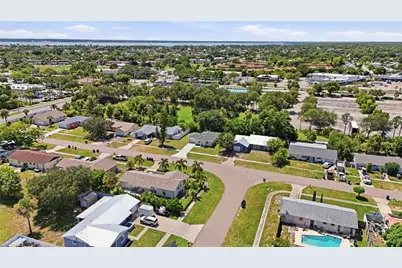 899 Ridgeway Dr, North Fort Myers, FL 33903 - Photo 6