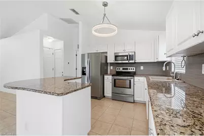 1718 NE 3rd Ave, Cape Coral, FL 33909 - Photo 12