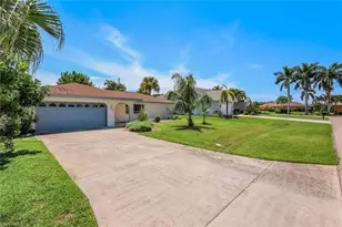 206 SE 46th Ter, Cape Coral, FL 33904 - Photo 2