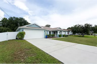 715 Zendor Ave, Fort Myers, FL 33913 - Photo 2