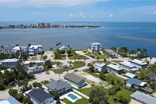 915 North St, Fort Myers Beach, FL 33931 - Photo 42