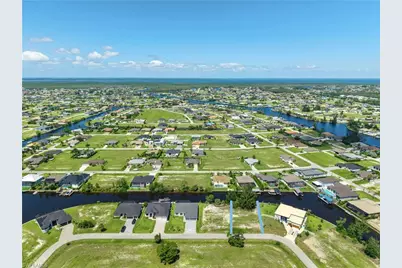 2022 NW 32nd Pl, Cape Coral, FL 33993 - Photo 2