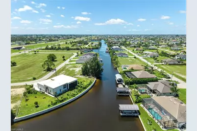 2022 NW 32nd Pl, Cape Coral, FL 33993 - Photo 8