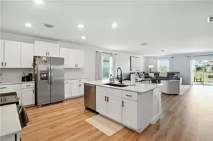 17765 Paradiso Wy, North Fort Myers, FL 33917 - Photo 14
