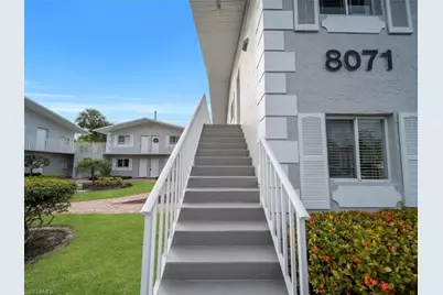 8071 Country Rd #206, Fort Myers, FL 33919 - Photo 4