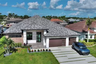 4612 SW 22nd Pl, Cape Coral, FL 33914 - Photo 4