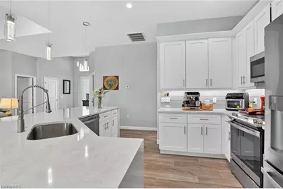 230 NE 18th St, Cape Coral, FL 33909 - Photo 12