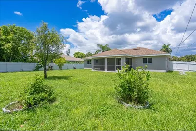 626 Retunda Pkwy W, Cape Coral, FL 33904 - Photo 8
