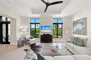 692 10th Ave S, Naples, FL 34102 - Photo 2
