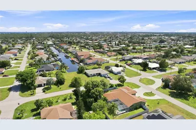 1239 SE 23rd Ave, Cape Coral, FL 33990 - Photo 44