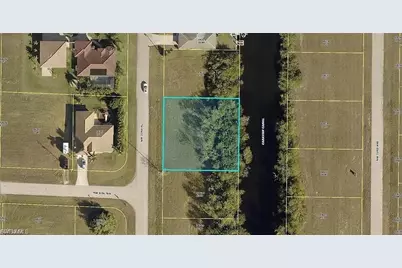 821 NW 33rd Pl, Cape Coral, FL 33993 - Photo 4