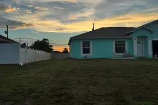 18 NW 13th Ave, Cape Coral, FL 33993 - Photo 2