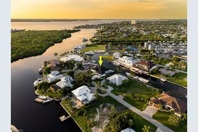 111 Montrose Dr, Fort Myers, FL 33919 - Photo 4
