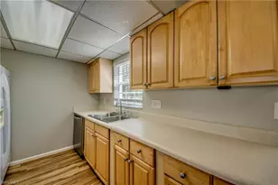 7019 Cedarhurst Dr, Fort Myers, FL 33919 - Photo 10