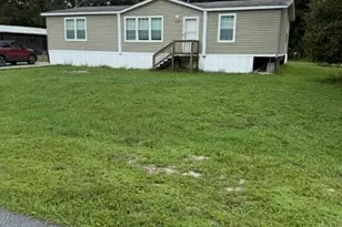 2495 Zoysia Ln, North Fort Myers, FL 33917 - Photo 2