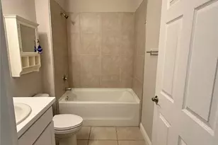 635 NE 6th Pl, Cape Coral, FL 33909 - Photo 8