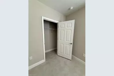 635 NE 6th Pl, Cape Coral, FL 33909 - Photo 10