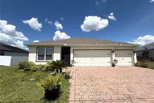 635 NE 6th Pl, Cape Coral, FL 33909 - Photo 1