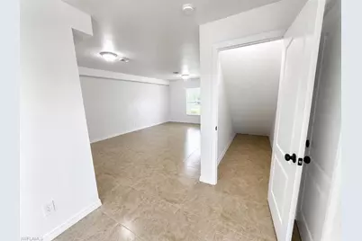918 Marilyn Ave S, Lehigh Acres, FL 33974 - Photo 10