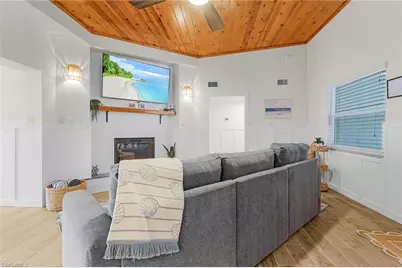 467 Madison Ct, Fort Myers Beach, FL 33931 - Photo 12