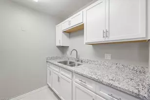 3225 E Riverside Dr, Fort Myers, FL 33916 - Photo 10
