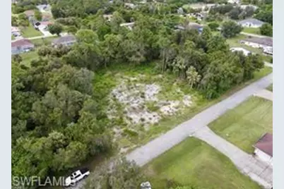 617 Columbus Ave, Lehigh Acres, FL 33972 - Photo 2