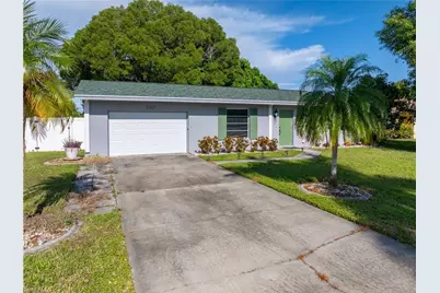 1402 SE 8th Pl, Cape Coral, FL 33990 - Photo 4