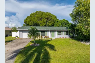 1402 SE 8th Pl, Cape Coral, FL 33990 - Photo 1