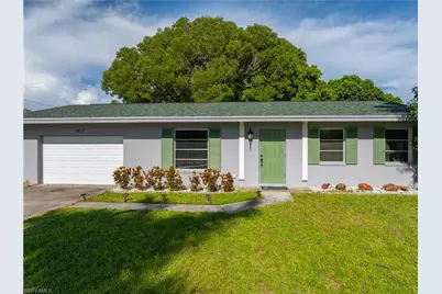 1402 SE 8th Pl, Cape Coral, FL 33990 - Photo 2