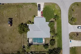 410 SE 2nd St, Cape Coral, FL 33990 - Photo 4