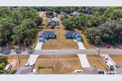 8050 Sherwood Cir, Labelle, FL 33935 - Photo 20