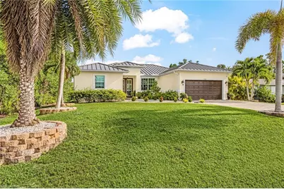 3742 Tangelo Dr, Saint James City, FL 33956 - Photo 2