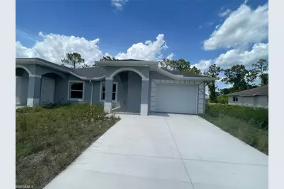972/974 Ainsworth St W, Lehigh Acres, FL 33974 - Photo 4