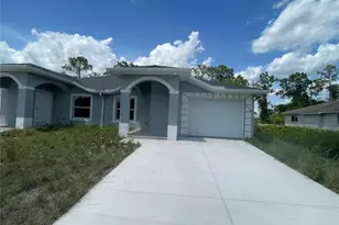 972/974 Ainsworth St W, Lehigh Acres, FL 33974 - Photo 4