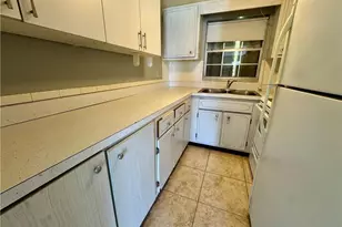815 Courtington Ln, Fort Myers, FL 33919 - Photo 6
