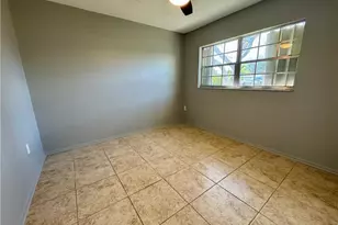 815 Courtington Ln, Fort Myers, FL 33919 - Photo 4
