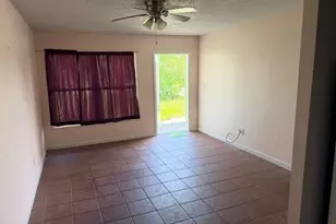 1114 Vineyard Pl, Lehigh Acres, FL 33936 - Photo 4