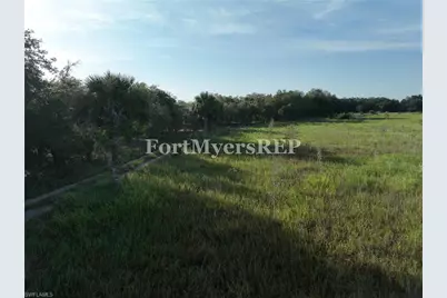 23910 Tinas Ln, Fort Myers, FL 33913 - Photo 16