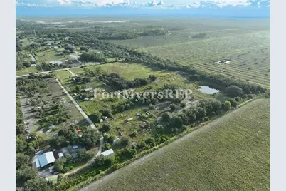 23910 Tinas Ln, Fort Myers, FL 33913 - Photo 32