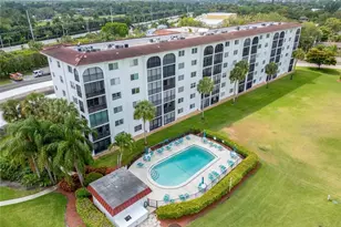 37 High Point Cir E, Naples, FL 34103 - Photo 16
