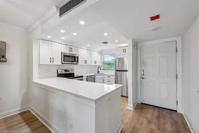37 High Point Cir E #208, Naples, FL 34103 - Photo 4