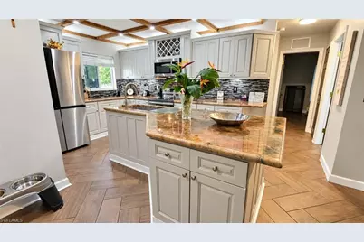 3008 SW 3rd Pl, Cape Coral, FL 33914 - Photo 2